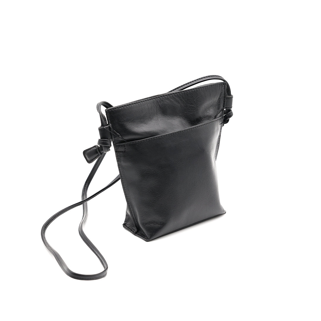 シンプルレザーショルダーバッグ B-6138 – L.E.D.BITES